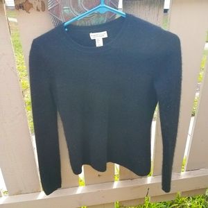 Small black cashmere sweater